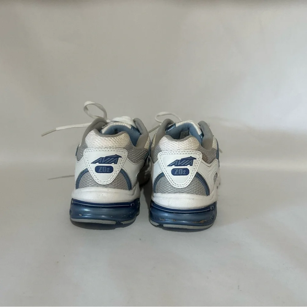 Avia White and Blue Sneakers Retro Comfort